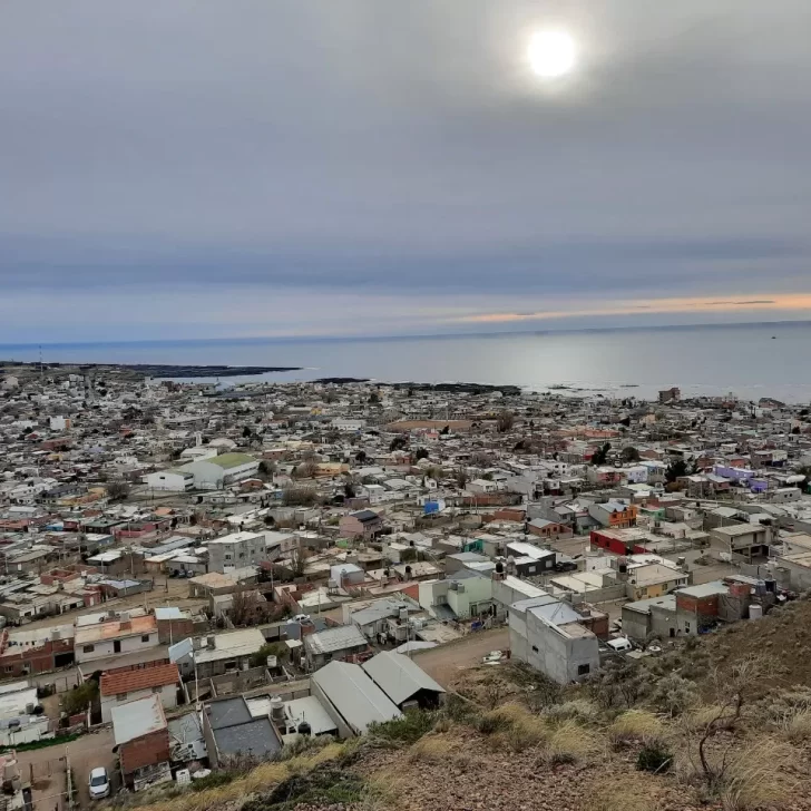 Caleta Olivia: un conductor intentó embestir a la policía y terminó detenido