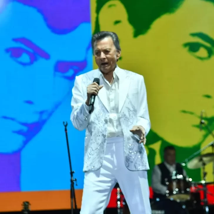 Palito cerró la cuarta velada del Festival 137° Aniversario de Río Gallegos Palito cerró la cuarta velada del Festival 137° Aniversario de Río Gallegos