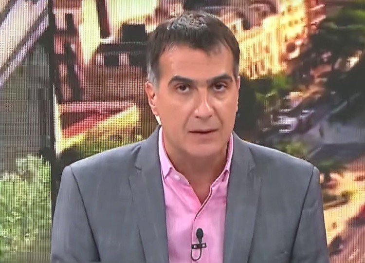 El conductor Antonio Laje recibió un insulto en vivo durante su programa El conductor Antonio Laje recibió un insulto en vivo durante su programa