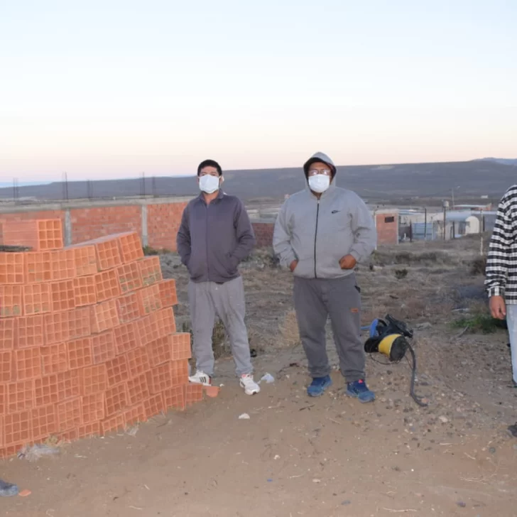 Frío, incertidumbre y virus: el barrio ARA San Juan de Caleta Olivia no tiene gas Frío, incertidumbre y virus: el barrio ARA San Juan de Caleta Olivia no tiene gas