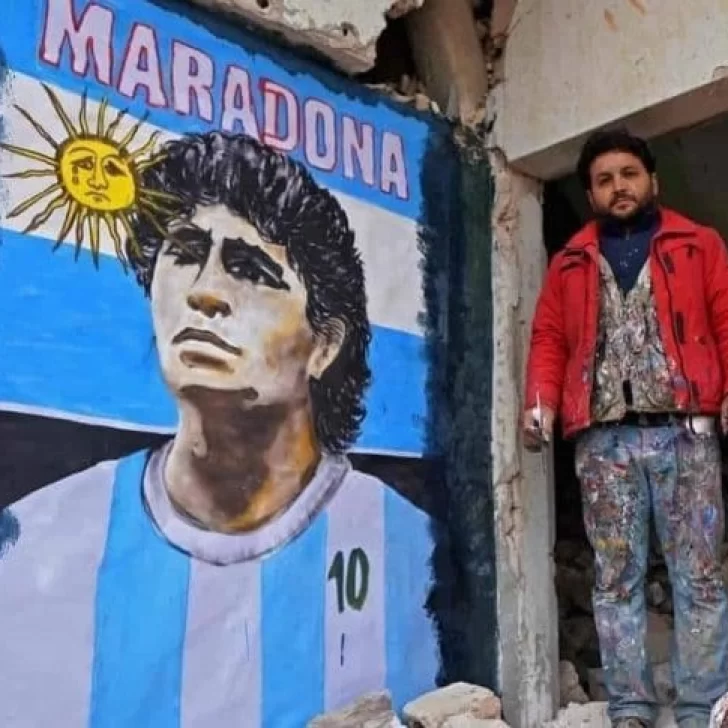 Pintó un mural de Diego Maradona en una ciudad de Siria destruida por los bombardeos