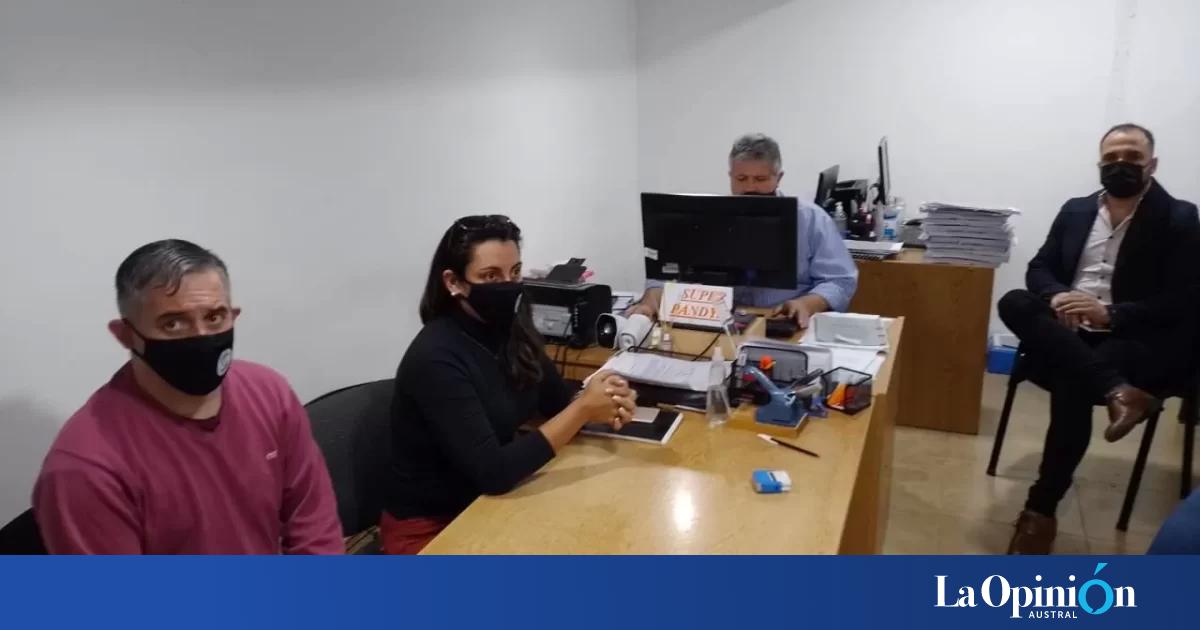 Santa Cruz concretó paritaria docente por cláusula gatillo | La Opinión ...