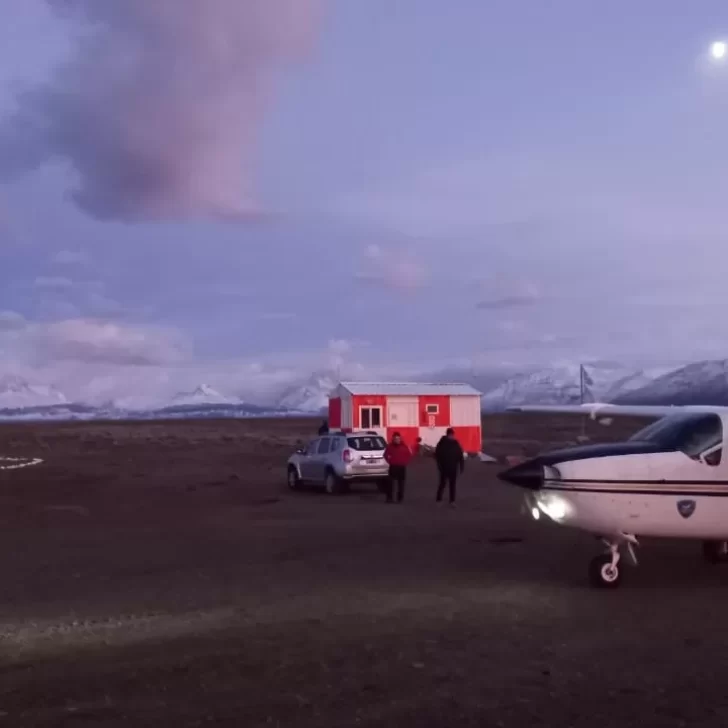 Un avión del aeroclub de El Chaltén buscará el repuesto para la autobomba del aeropuerto de Río Gallegos