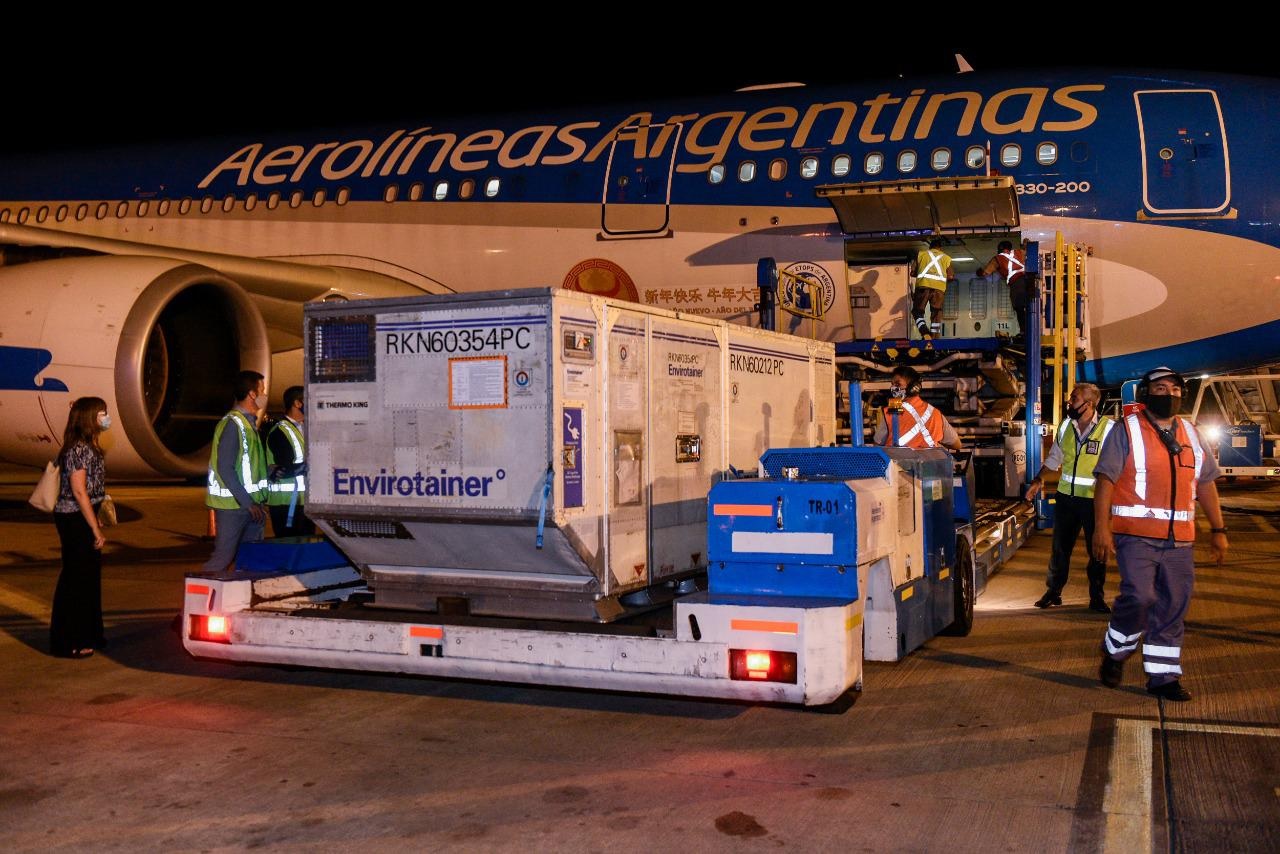 Llegó al país el vuelo de Aerolíneas Argentinas con 904 mil vacunas desde China