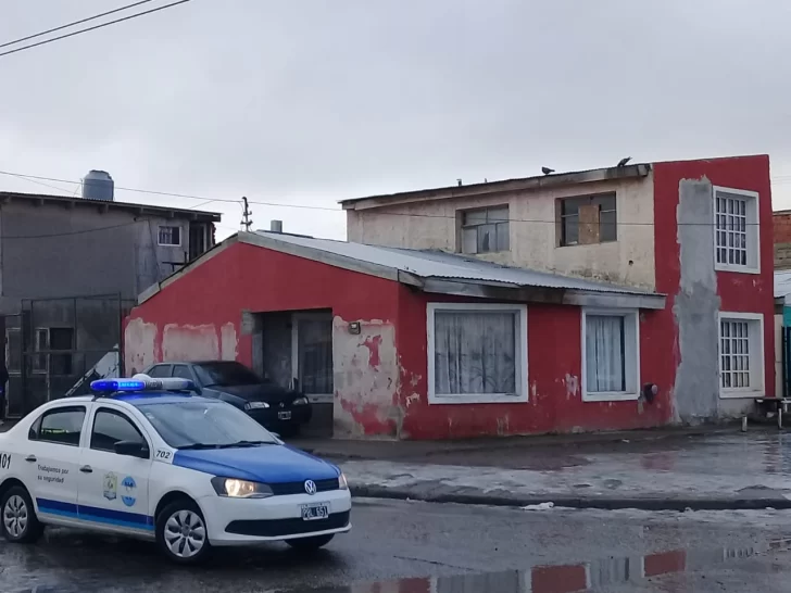 B° Belgrano: Dos hermanos detenidos acusados de disparar contra la casa de su vecino