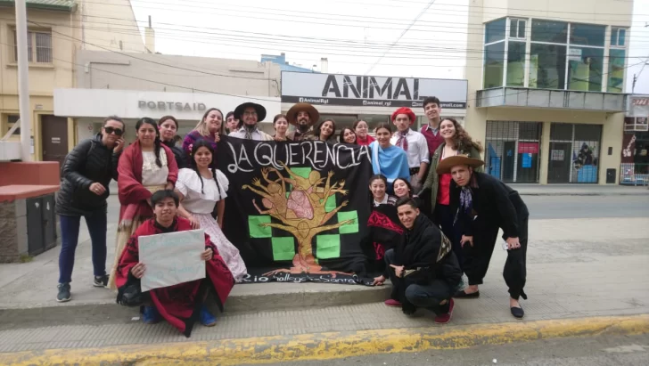 30 bailarines representarán a Santa Cruz en Cosquín y esperan apoyo económico de las autoridades