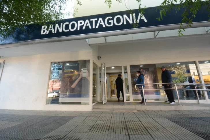 Jueves Santo: abrieron los bancos