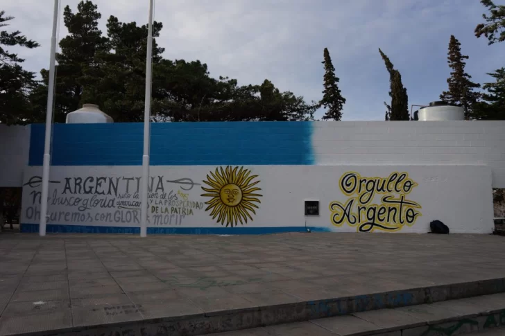 Arte patriótico en  Caleta Olivia