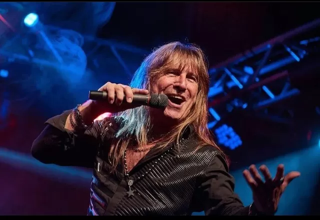 Adrián Barilari, el cantante de Rata Blanca, confesó que compuso Mujer Amante sentado en un inodoro