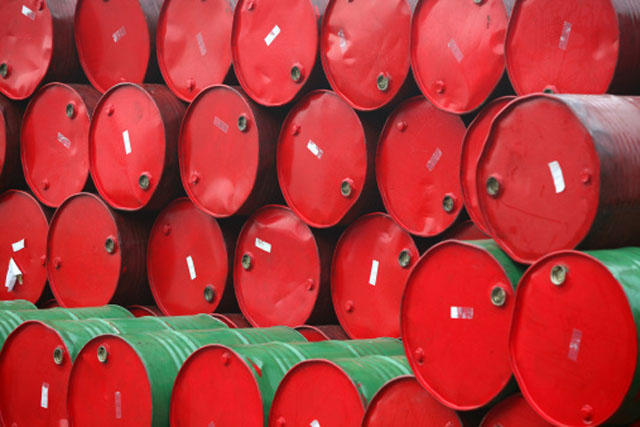 Precio del petróleo: el Brent retrocede y vuelve a pactarse en 85 dólares