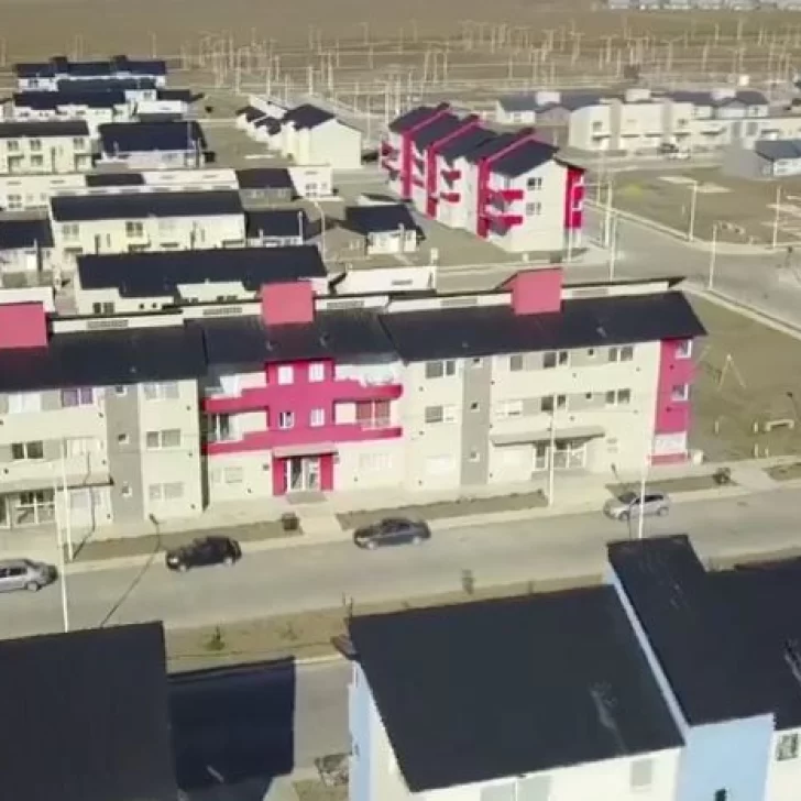 Entregaron 33 viviendas del Procrear a familias de Río Gallegos Entregaron 33 viviendas del Procrear a familias de Río Gallegos