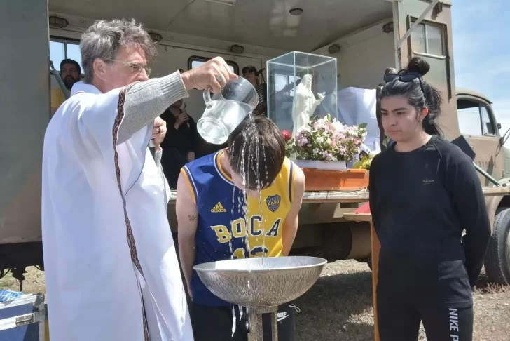 Récord: bautizaron a más de 100 personas en la Peregrinación a la Virgen de Güer Aike