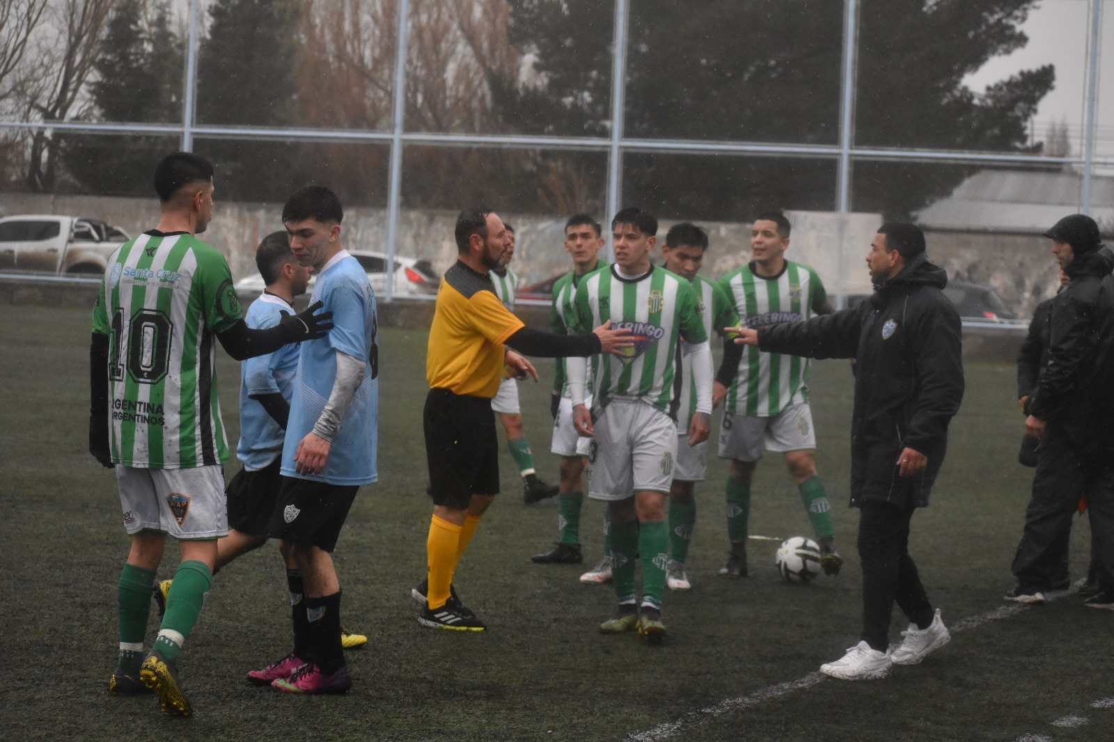 De visitante, el Atlético Boxing Club se llevó el clásico frente a Hispano por 3-1 y puso primera