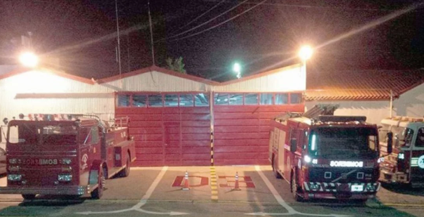 Cuartel cerrado: hisoparán a bomberos que tuvieron contacto con contagiados de Covid-19 en Comodoro