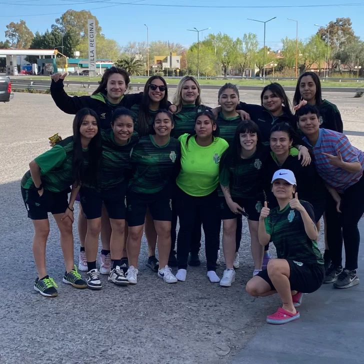 Copa Federal: el plantel femenino de fútbol del Atlético Boxing Club llegó a Neuquén para iniciar la etapa regional