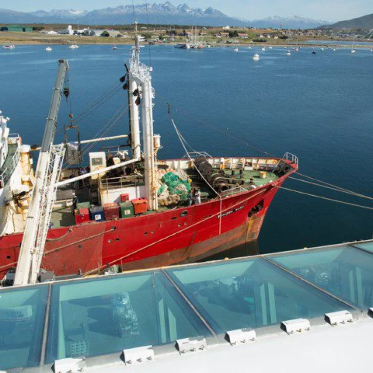 Confirmaron siete nuevos casos de COVID-19 en un buque pesquero en Ushuaia