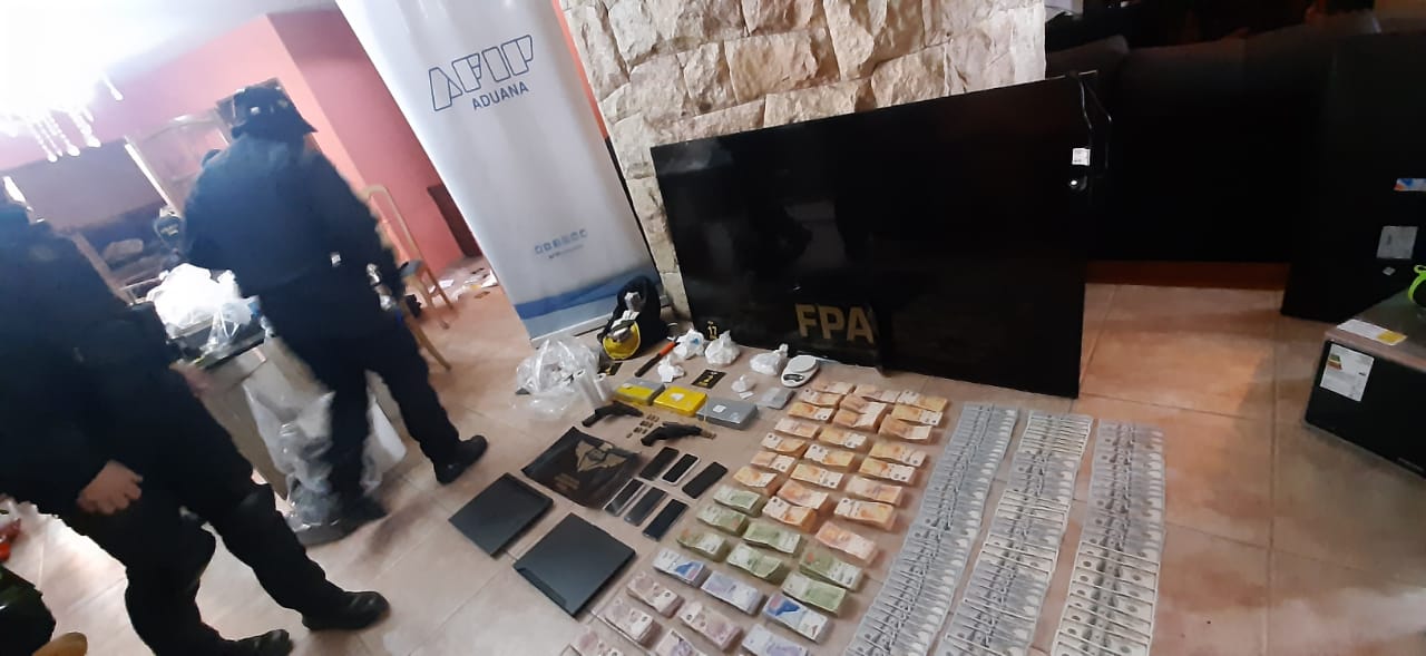 cae-banda-narco-cordoba-dolares-cocaina-armas-43-2-728x335