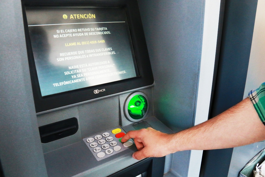 Fin de semana largo por Semana Santa: ¿Qué operaciones bancarias se verán afectadas?