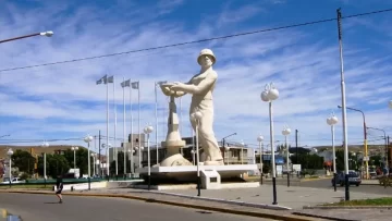 Buscan a un adolescente de 14 años desaparecido hace 3 días en Caleta Olivia