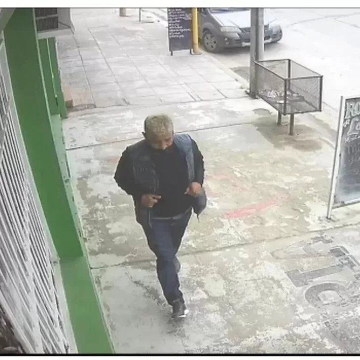 Millonario robo: Un hombre escapó en pocos minutos pero fue descubierto más tarde Millonario robo: Un hombre escapó en pocos minutos pero fue descubierto más tarde