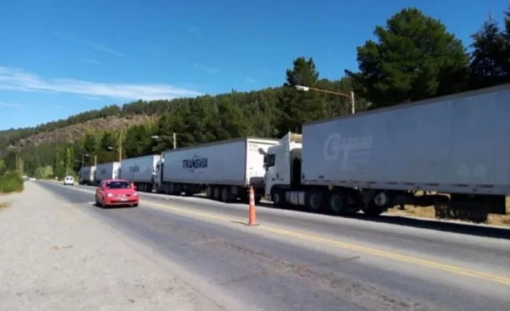 Tres camioneros chilenos conducían borrachos por la ruta, los multaron y les secuestraron los rodados