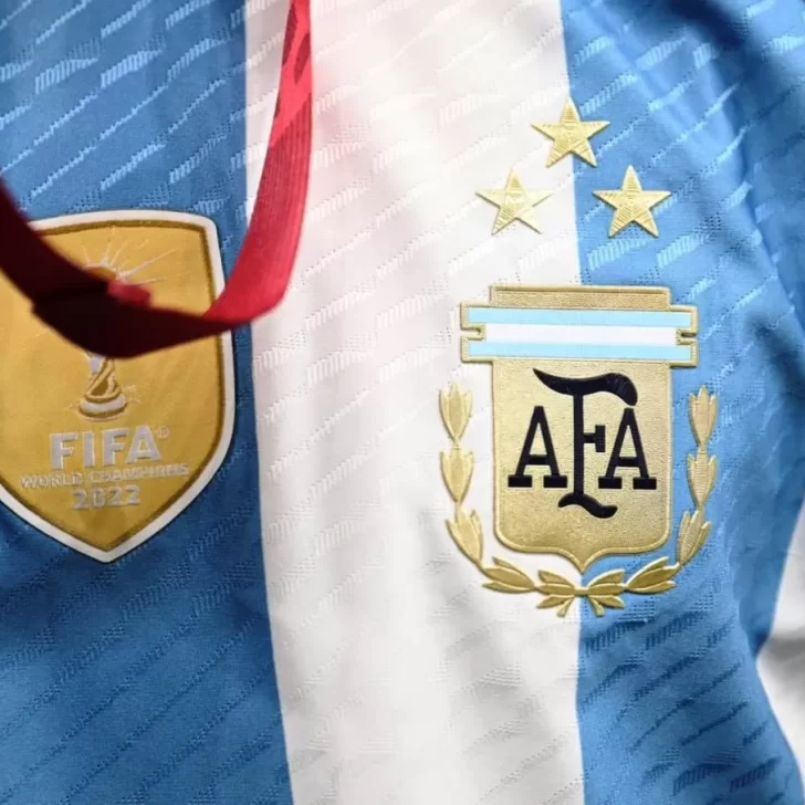 Furor por la camiseta argentina con las tres estrellas: se agotó la preventa en pocas horas Furor por la camiseta argentina con las tres estrellas: se agotó la preventa en pocas horas