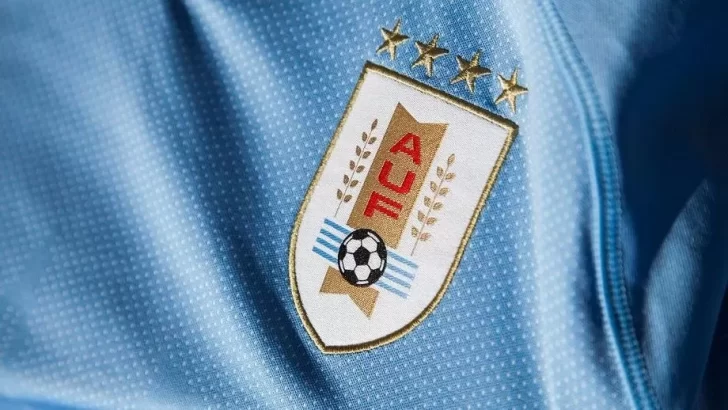 Inédito: La FIFA pidió que se saquen las cuatro estrellas de la camiseta de Uruguay