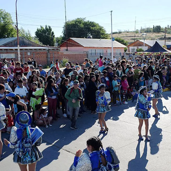 La avenida Fagnano desbordó de murga La avenida Fagnano desbordó de murga