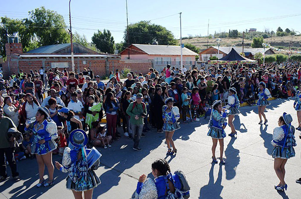 La avenida Fagnano desbordó de murga La avenida Fagnano desbordó de murga