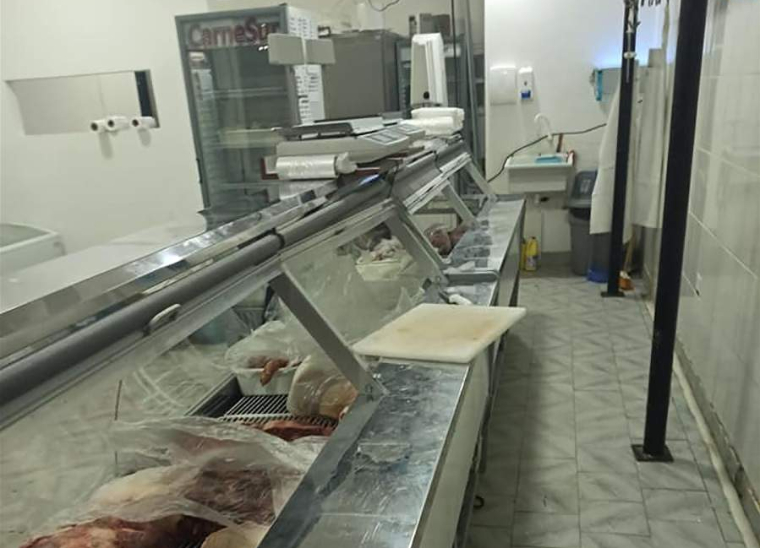 Chorizos, milanesas, pollo y la plata de la caja: es la tercer robo que sufre la misma carnicería Chorizos, milanesas, pollo y la plata de la caja: es la tercer robo que sufre la misma carnicería