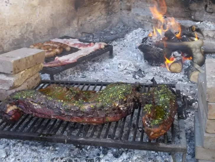 La receta de carpincho a la parrilla con chimichurri en tres simples pasos