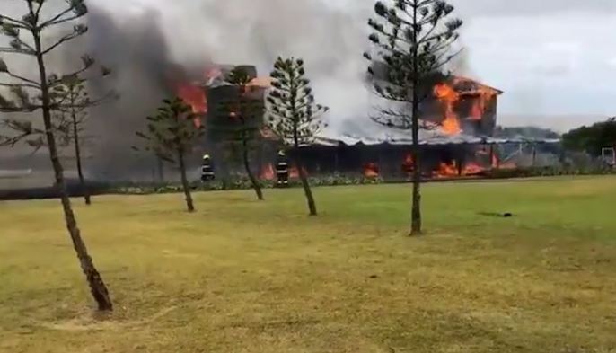 Video. Un incendio consumió por completo la casa de Alan Faena en Punta del Este