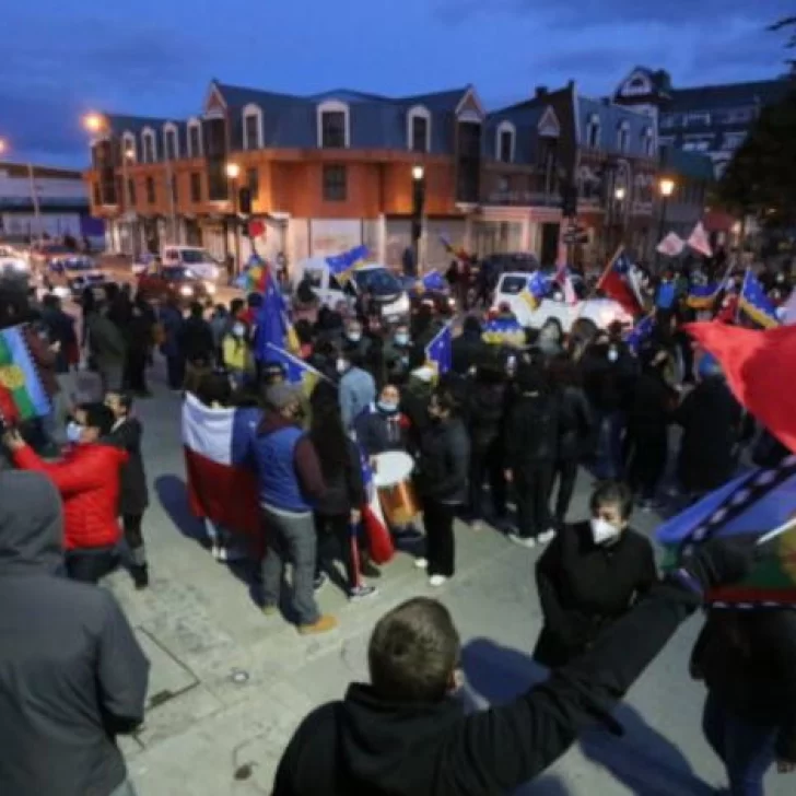 Punta Arenas: una mujer se desmayó y murió en pleno festejo tras el plebiscito en Chile