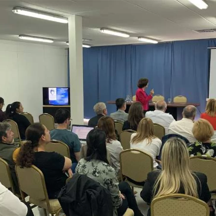 Reconocida infectóloga disertó sobre prevención en pacientes con cáncer Reconocida infectóloga disertó sobre prevención en pacientes con cáncer