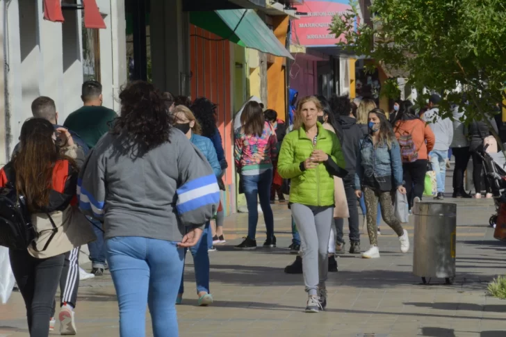  El porcentaje de desocupación en la capital de Santa Cruz asciende al 6,2%. (Foto: La Opinión Austral).