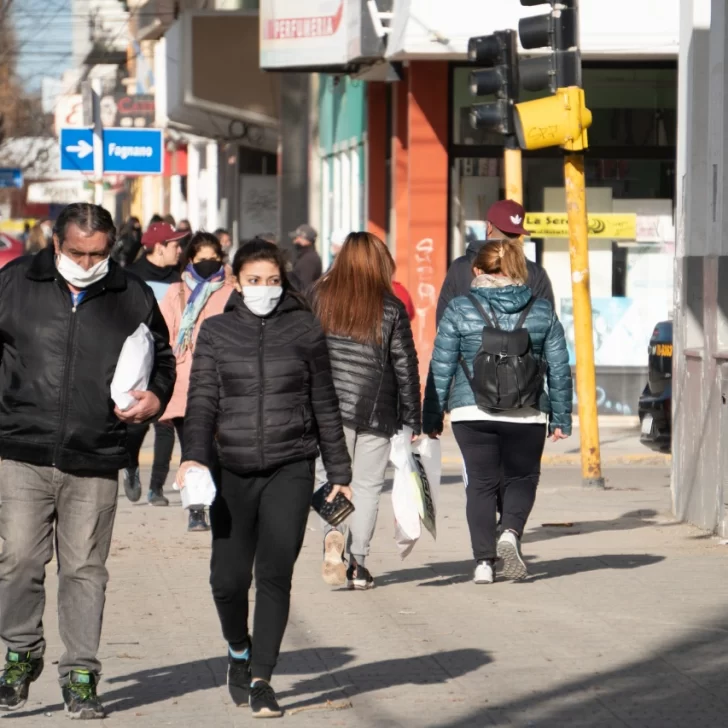 Por buen camino: el número de contagios “comienza a descender” junto al inicio de la vacunación en Santa Cruz