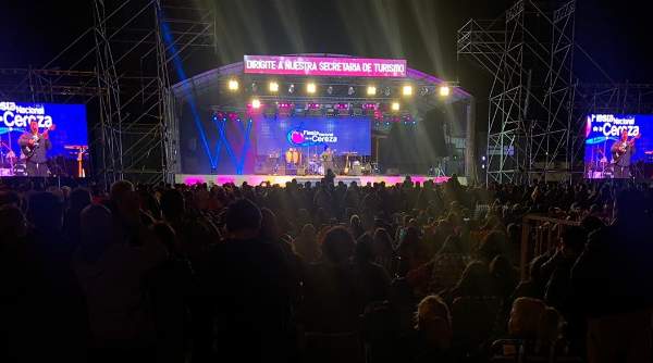 Más de 20 mil visitantes en la  Fiesta Nacional de la Cereza