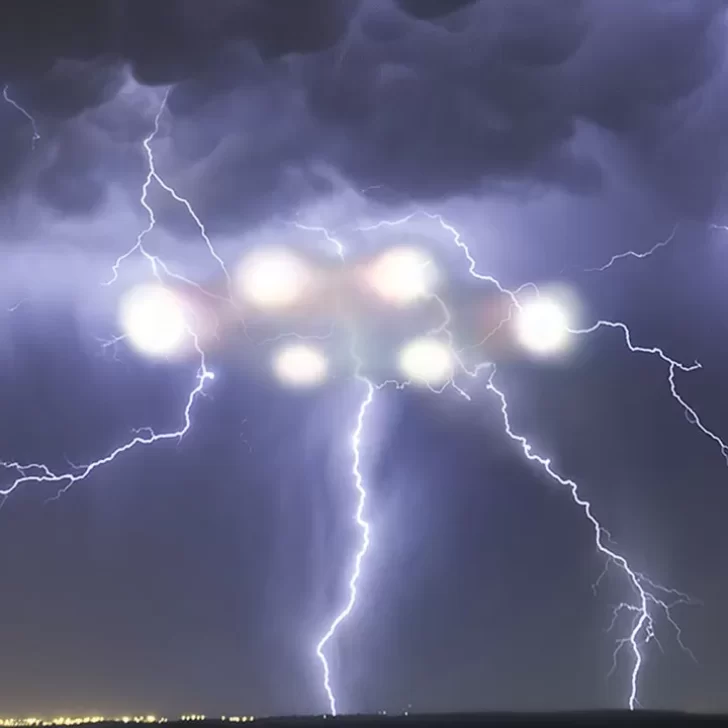 Captan impactante video de un OVNI sobre el Cerro Uritorco