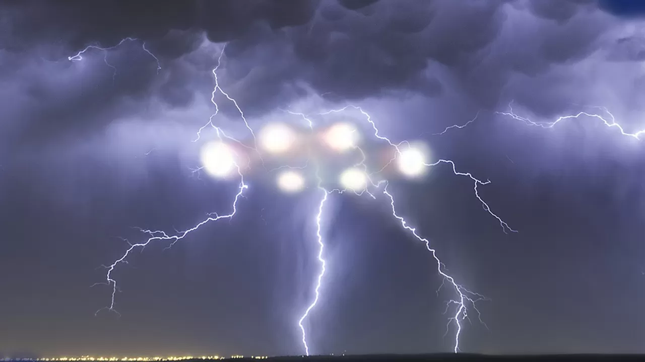 Captan impactante video de un OVNI sobre el Cerro Uritorco