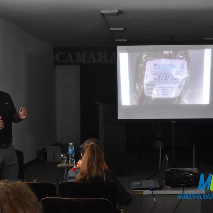 Charla para emprendedores en la Asociación “El Mirador” Charla para emprendedores en la Asociación “El Mirador”