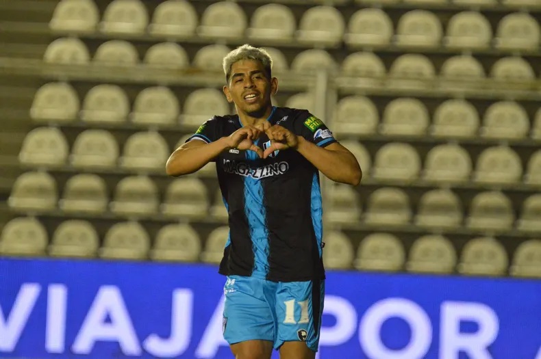 El exAlbiverde Enzo “Chimba” Fernández jugará hoy contra Boca Juniors por los octavos de la Copa Argentina