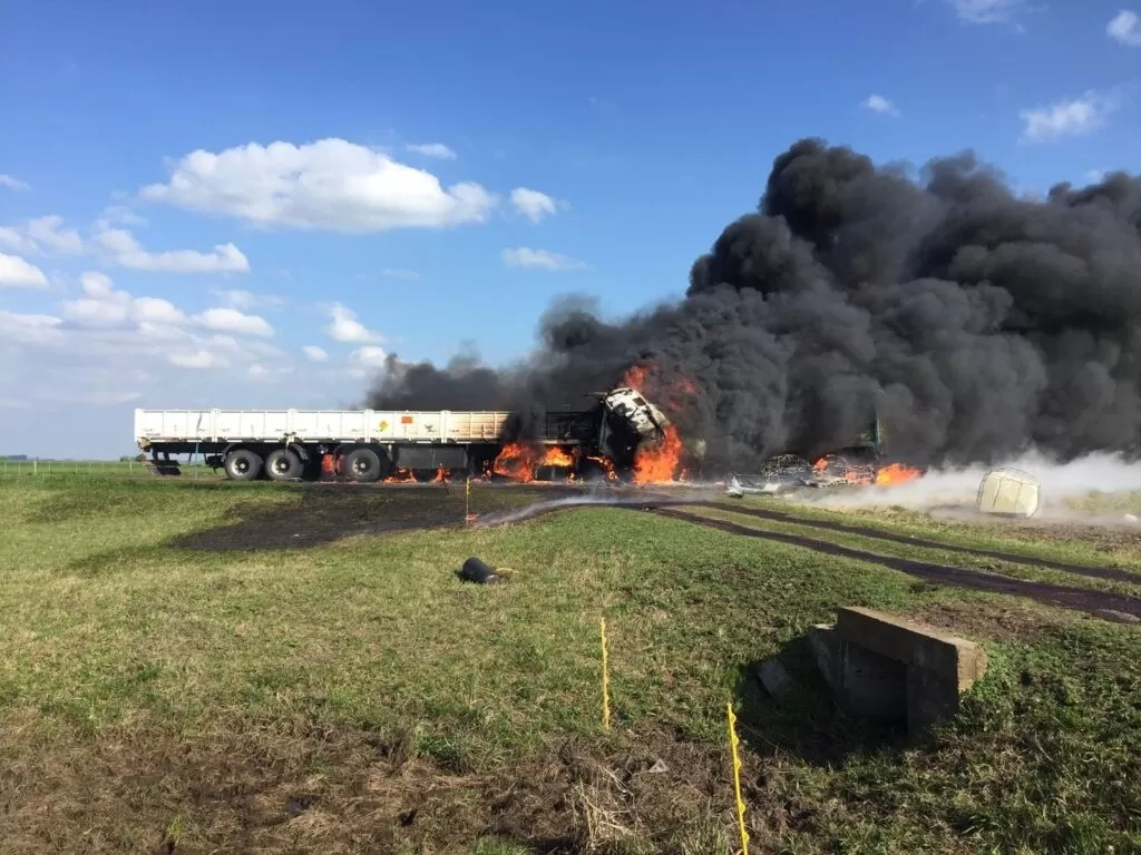 Uno de los conductores de los camiones que chocaron y se prendieron fuego era de Puerto Deseado Uno de los conductores de los camiones que chocaron y se prendieron fuego era de Puerto Deseado
