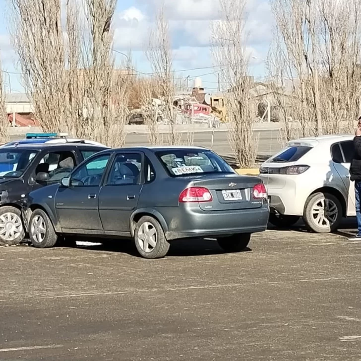 Fuerte choque en el estacionamiento de un reconocido supermercado de Río Gallegos