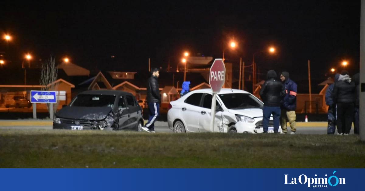 Dos vehículos chocaron en la Autovía “17 de Octubre” La Opinión Austral