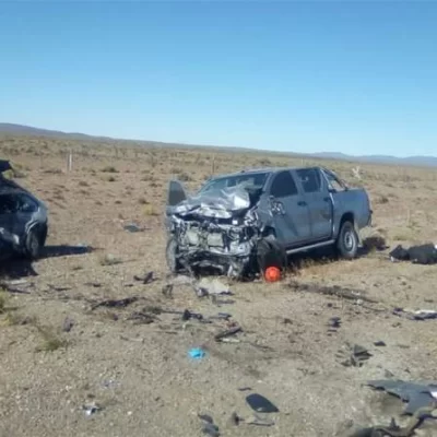 Accidente fatal en Ruta 40: Dos policías muertos en choque frontal, cerca de Gobernador Costa