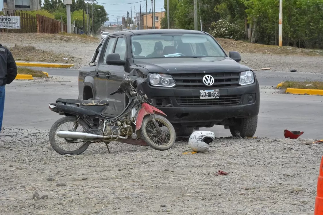 Embistió una moto con su 4×4 y el conductor debió ser hospitalizado
