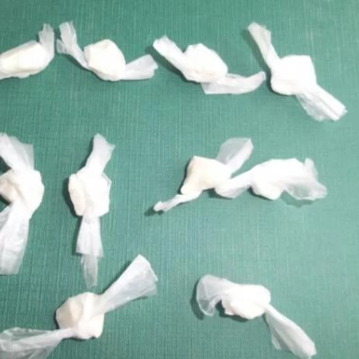 Quisieron ingresar cocaína en una botella de shampoo a una comisaría de Santa Cruz