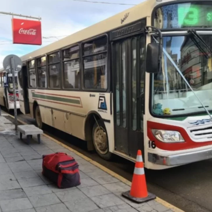 Prohibieron en Comodoro que pasajeros viajen parados en colectivos Prohibieron en Comodoro que pasajeros viajen parados en colectivos