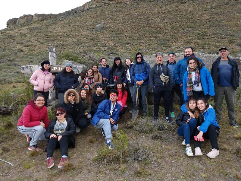 Estudiantes del Colegio Austro viajaron a recorrer sitios históricos de las Huelgas Estudiantes del Colegio Austro viajaron a recorrer sitios históricos de las Huelgas