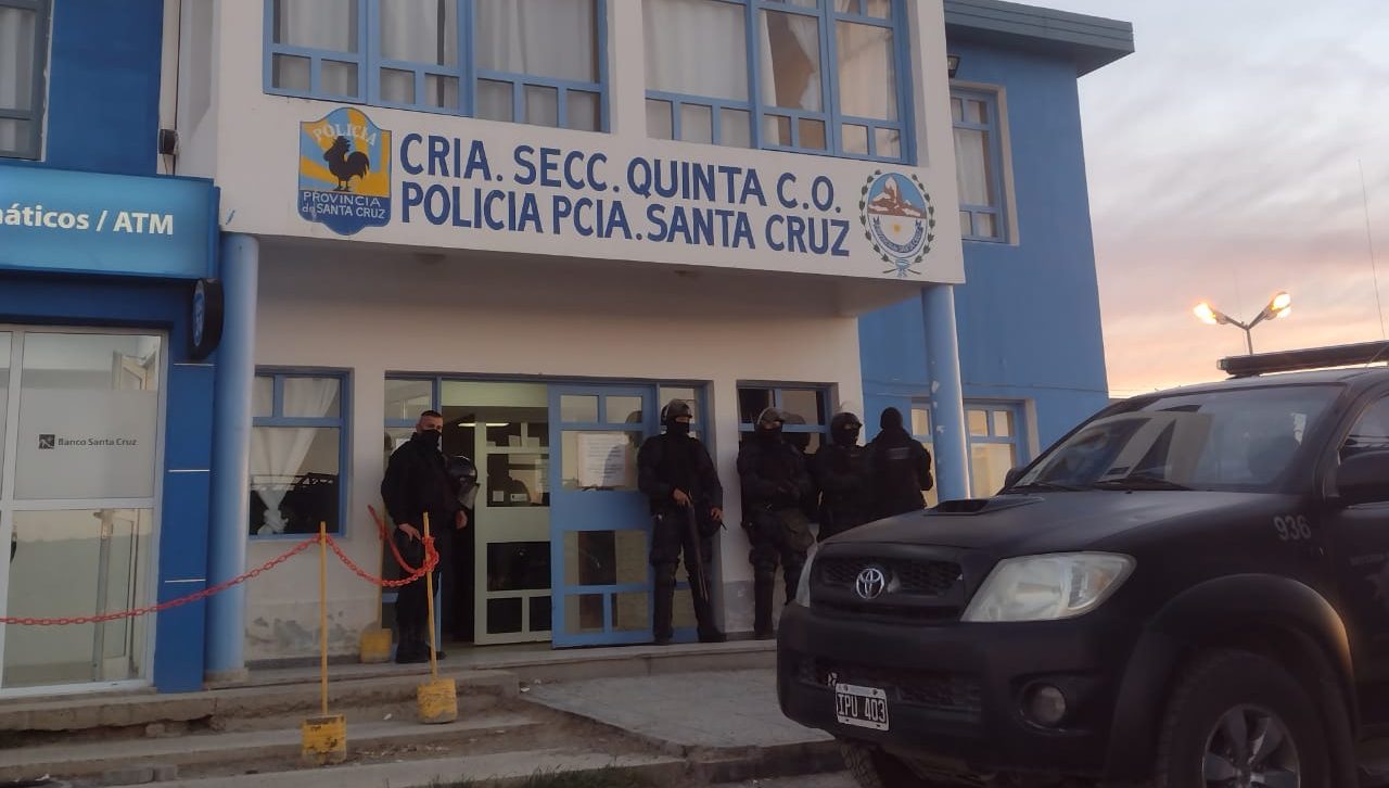 La Justicia investiga la muerte de un joven de 19 años en una comisaría La Justicia investiga la muerte de un joven de 19 años en una comisaría